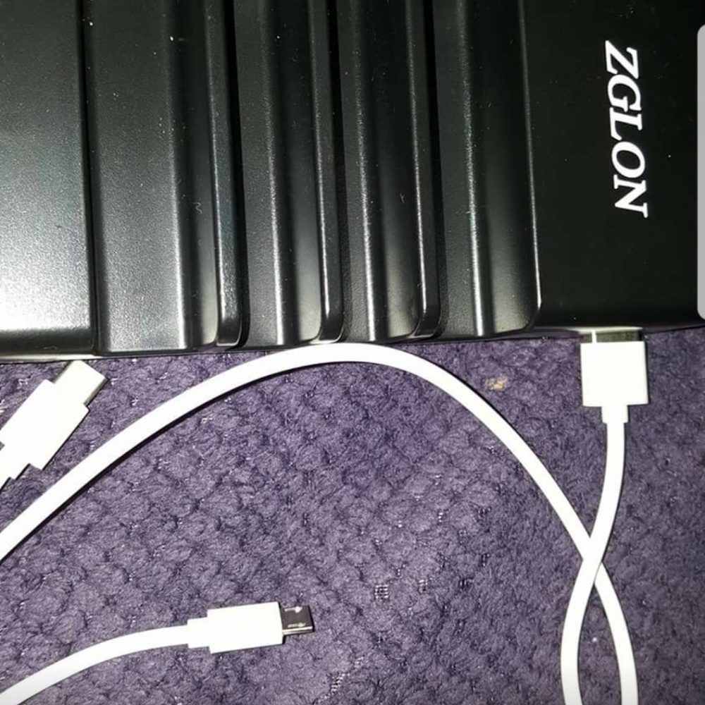 4 PORT CHARGING STATION